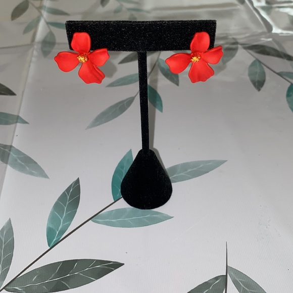 Boho Flower Stud Earrings - Picture 10 of 11